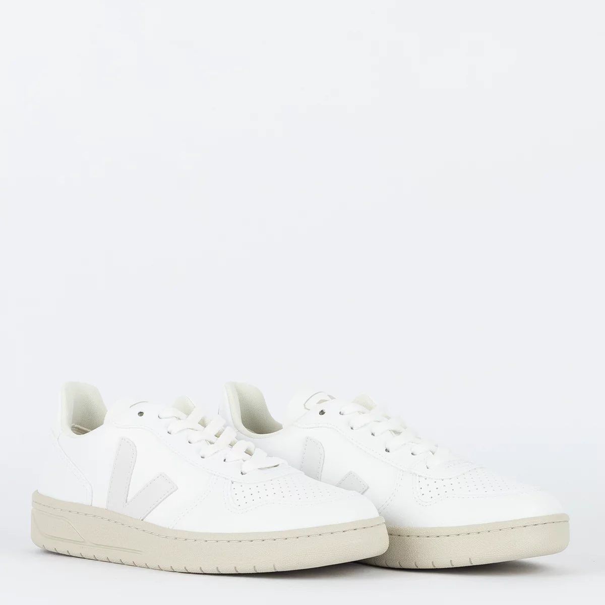 VEJA V-10 CWL FULL WHITE