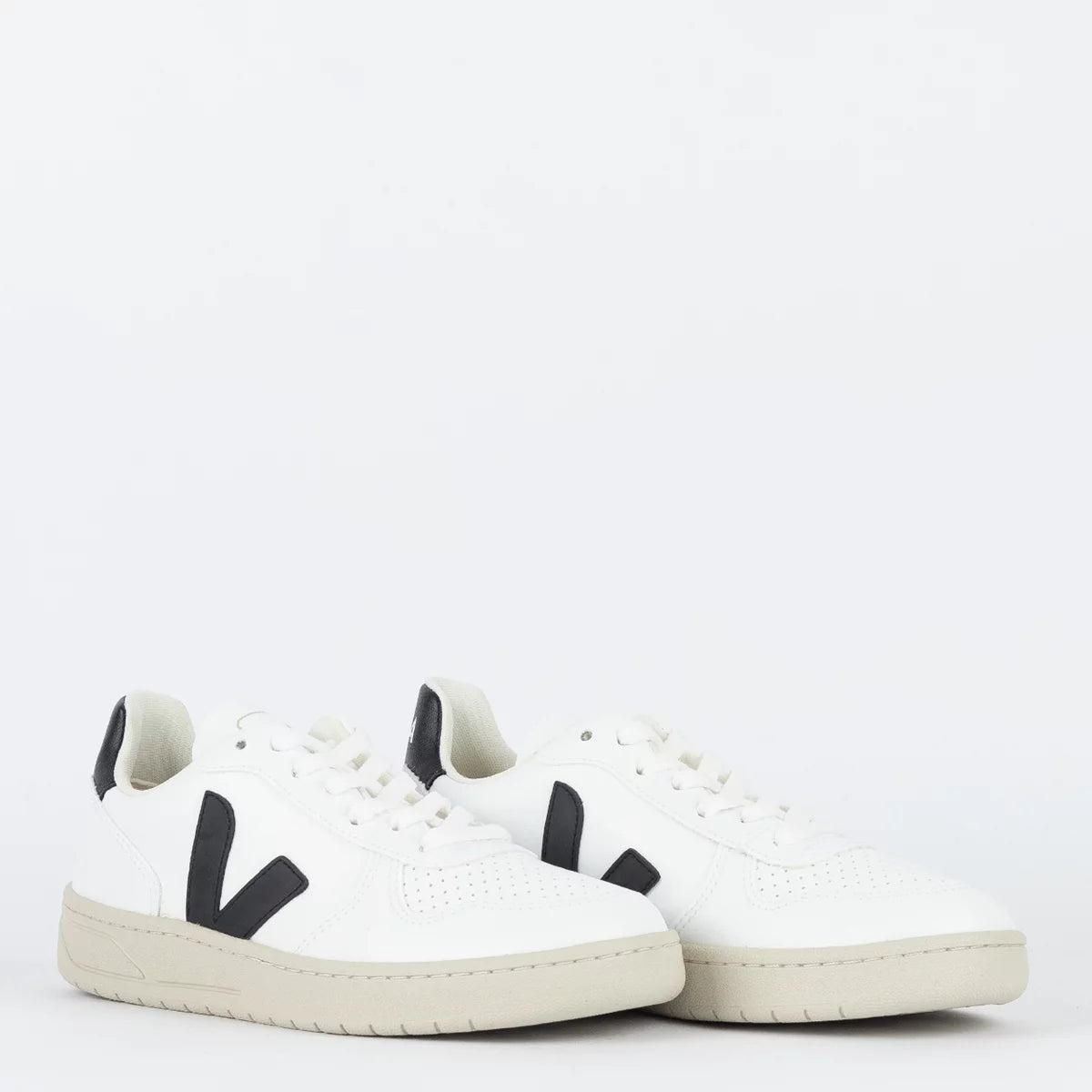VEJA V-10 CWL WHITE BLACK